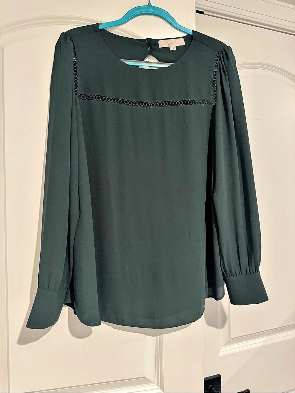 LOFT Long Sleeve Blouse in Green Small Like New